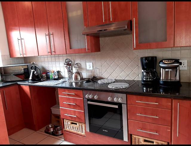 3 BEDROOM TOWNHOUSE RENTED IN SOUTH END
